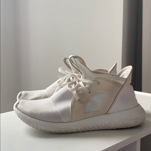 white adidas tubulars